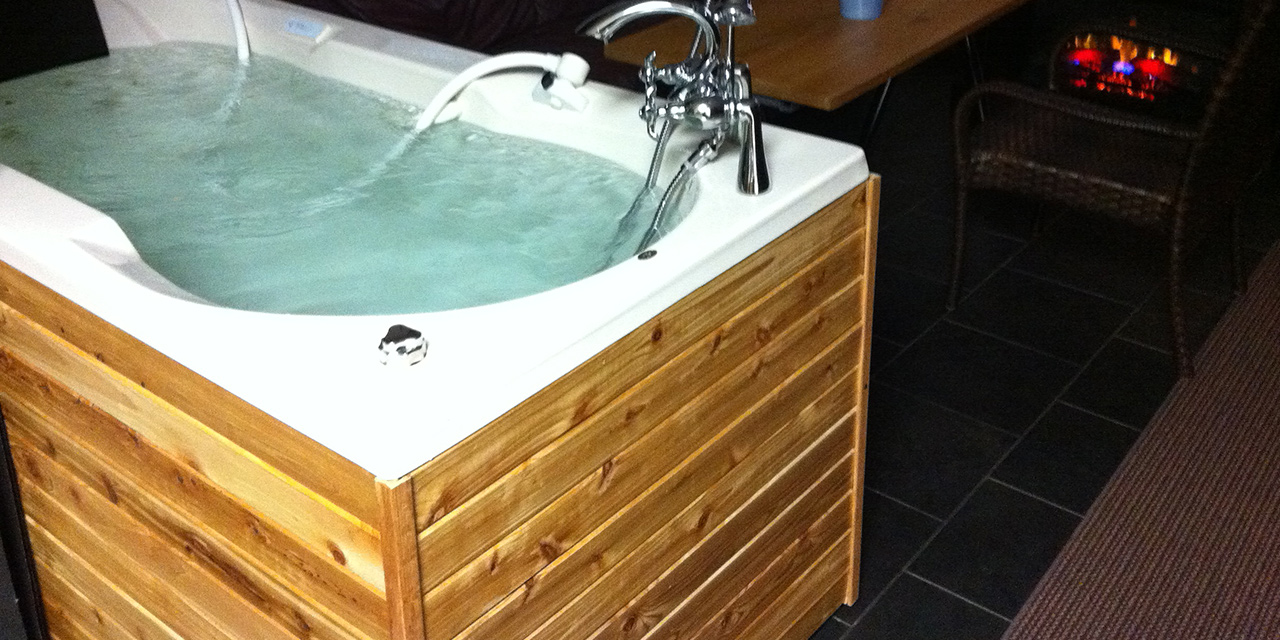 Private hydrotherapy bath